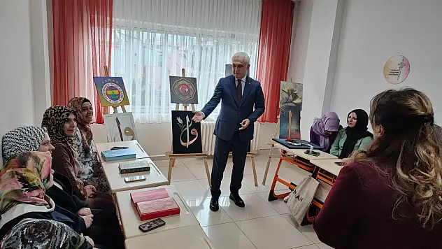 Vali Avni Çakır, Varto Aile Destek Merkezi'ni Ziyaret Etti