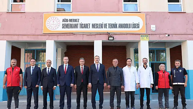 Vali Bozkurt Ağrı'daki okullarda güvenlik ve eğitim ortamını inceledi