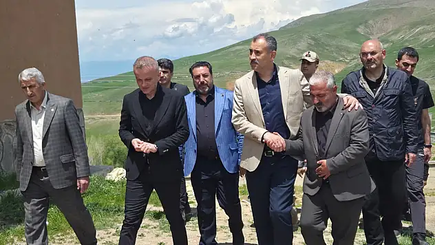 Vali Bozkurt Hamur köylerinin nabzını tuttu