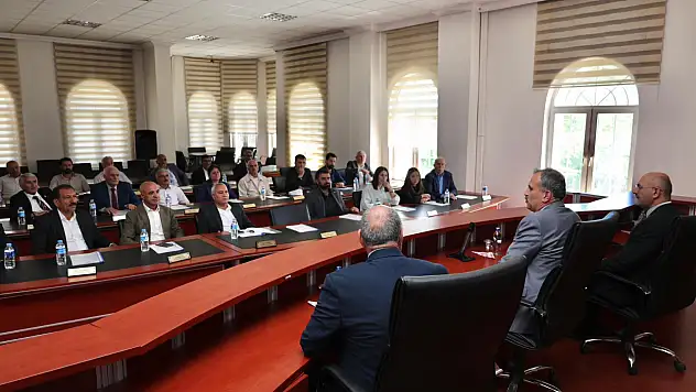 Vali Bozkurt, İl Genel Meclisi'nde yatırımları değerlendirdi