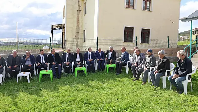 Vali Bozkurt Patnos'ta vatandaşın sesine kulak verdi