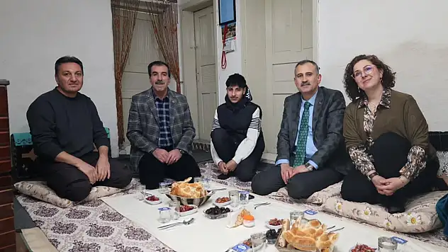 Vali Bozkurt Ramazan'da gönül sofralarını yalnız bırakmıyor