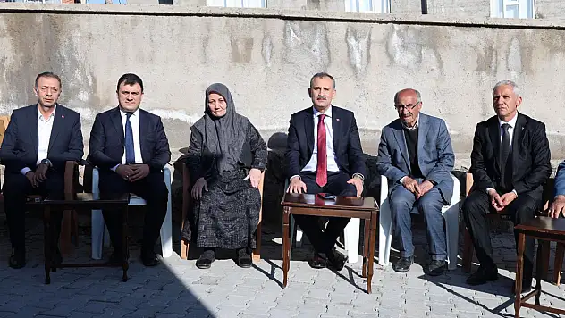 Vali Bozkurt şehitleri unutmadı