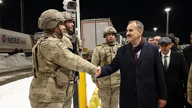 Vali Bozkurt'tan Gürbulak Sınır Kapısı'na ilk inceleme