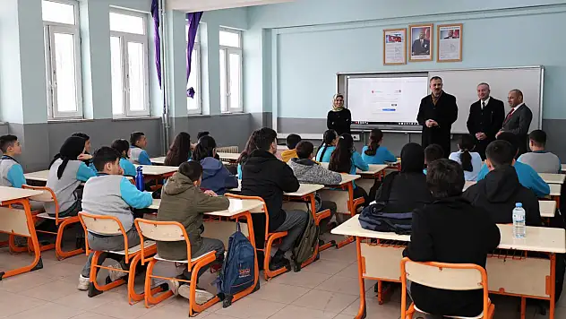 Vali Bozkurt'tan okullara yakın takip