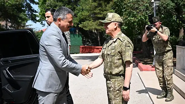 Vali Çiftçi'den Altuğ Paşa'ya Başarı Dolusu Tebrik Ziyareti