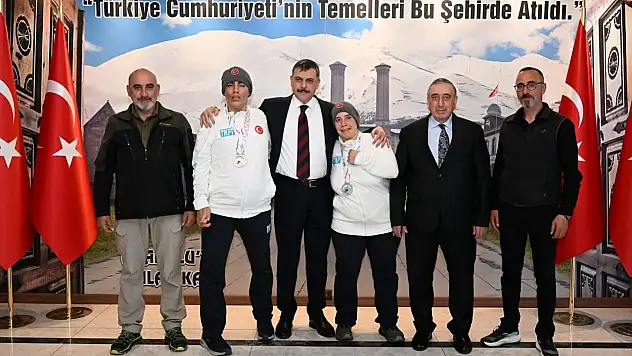 Vali Çiftçi'den anlamlı kabul