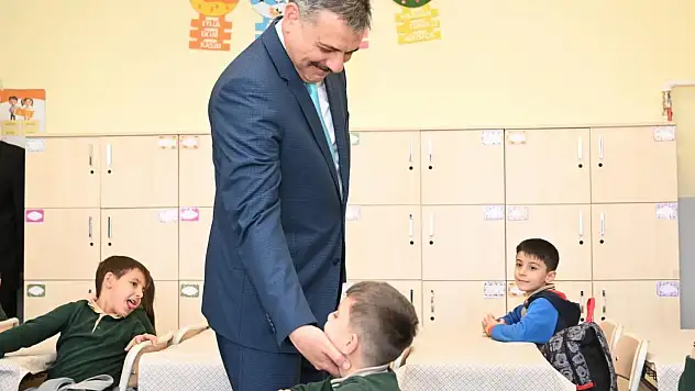 Vali Çiftçi, Palandöken'deki yeni Şehit Taha Nergiz İlkokulu'nu ziyaret etti