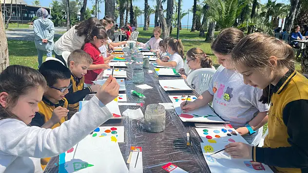 Vali Çiftçi, Yakutiye'deki Elektrik Elektronik Lisesi'ni ziyaret etti