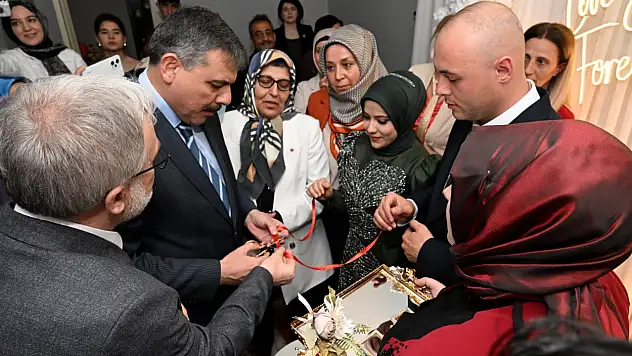 Vali Çiftçi, Yetim Buse'nin Nişan Törenine Katılarak Aile Yapısının Önemine Vurgu Yaptı