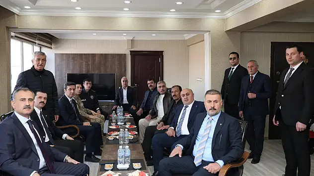 Vali Dr. Önder Bozkurt'tan Tutak Belediyesi'ne ziyaret