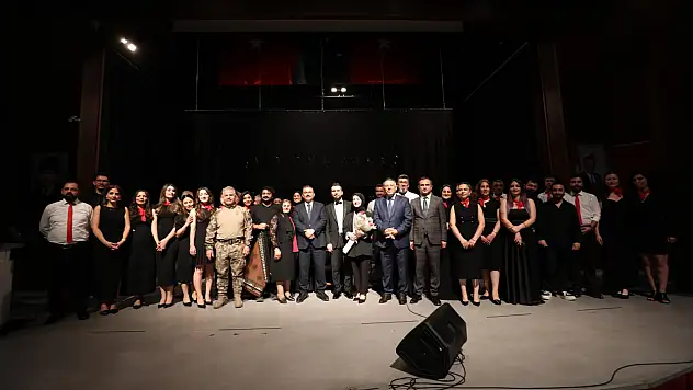 Vali Ercan Turan ve Eşi, 'Türk Sanat Müziği Konseri'ne Katıldı