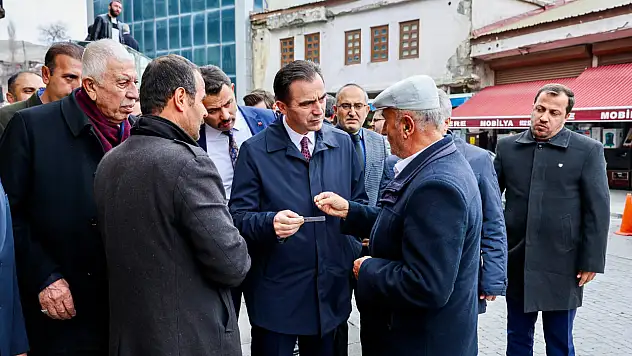 Vali Karakaya Bitlis Çarşı Merkezi'nde Esnaf ve Vatandaşlarla Buluştu