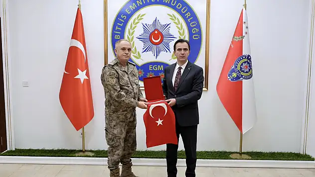 Vali Karakaya'dan Şehit Polisler İçin Taziye Ziyareti