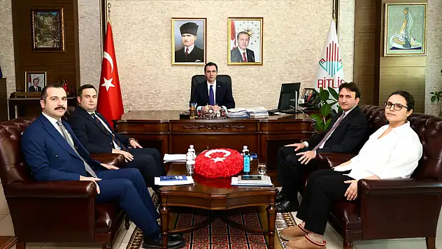 Vali Karakaya Haftalık Değerlendirme Toplantısını Yaptı