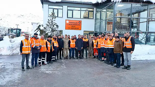 Vali Karakaya, Küllüce Köyü'nde Karla Mücadele Çalışmalarını İnceledi