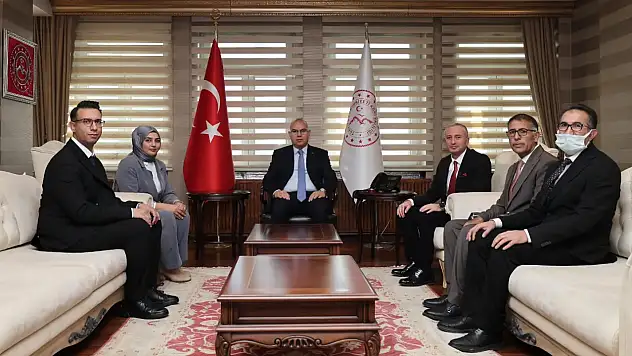 Vali Koç, Öğretmenler Günü Heyetini Kabul Etti