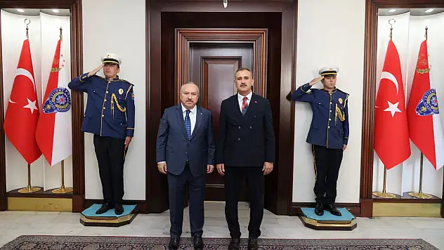 Vali Önder Bozkurt Emniyet Genel Müdürü Ali Fidan'ı ziyaret etti