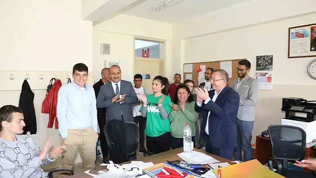 Vali Polat, Okul İncelemelerini Sürdürüyor
