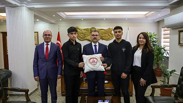 Vali Turan, Çocuk Hakları Komitesi Üyelerini Kabul Etti