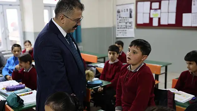 Vali Turan'dan Alibeyköy Ortaokuluna Ziyaret
