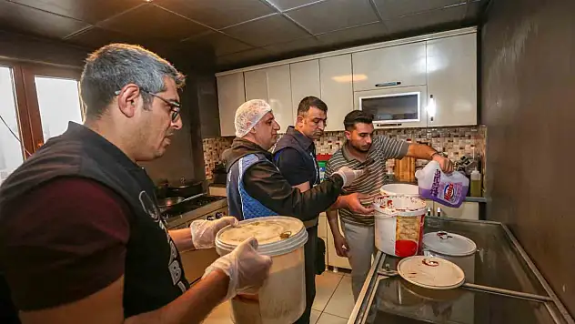 Van Belediyesi'nden kafe denetimleri: Hijyen ve ürün tarihleri kontrol edildi!