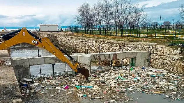 Van Büyükşehir Belediyesi, Evsel Atıkları Van Gölü'ne Ulaşmadan Bertaraf Ediyor