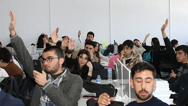Van Büyükşehir Belediyesi'nden Öğrencilere Meslek Tanıtım Semineri