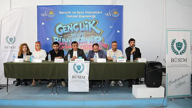 Van Büyükşehir Belediyesi'nden Öğrencilere Meslek Tanıtım Semineri