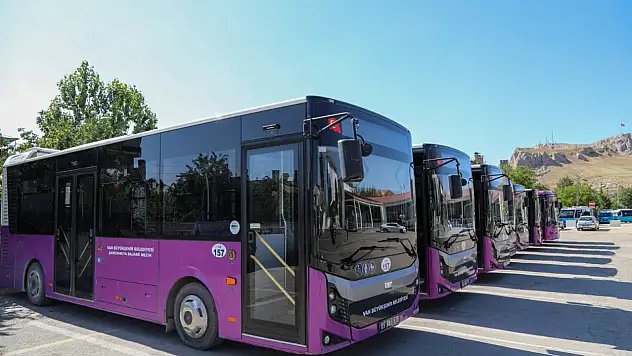 Van Büyükşehir Belediyesi'nden YKS Adaylarına Ücretsiz Ulaşım Desteği