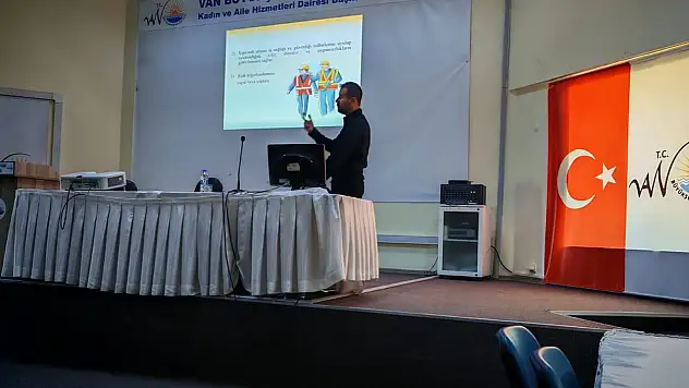 Van Büyükşehir Belediyesi'nden Personeline İş Sağlığı ve Güvenliği Eğitimi