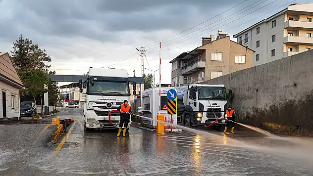 Van Büyükşehir Belediyesi Temiz Bir Kent İçin Durmaksızın Çalışıyor