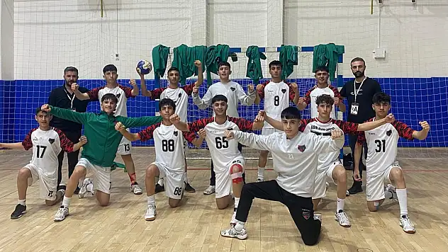 Van Büyükşehir Belediyespor Hentbol Takımı Sezona Galibiyetle Başladı