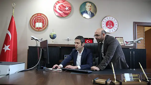 Van Cumhuriyet Başsavcısı Karahan, 'Yılın Kareleri' oylamasına katıldı
