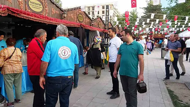 Van'da 100 bin ziyaretçiyle İşyurtları Ürün ve El Sanatları Fuarı büyük ilgi gördü
