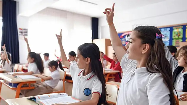 Van'da 15 Nisan Salı okullar tatil mi?