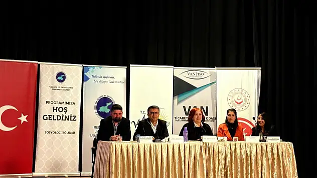 Van'da Aile Sempozyumu Yoğun Katılımla Gerçekleştirildi