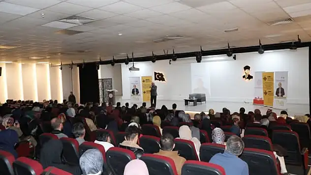 Van'da Aileyi Ayakta Tutan Dinamikler Söyleşisine Yoğun İlgi