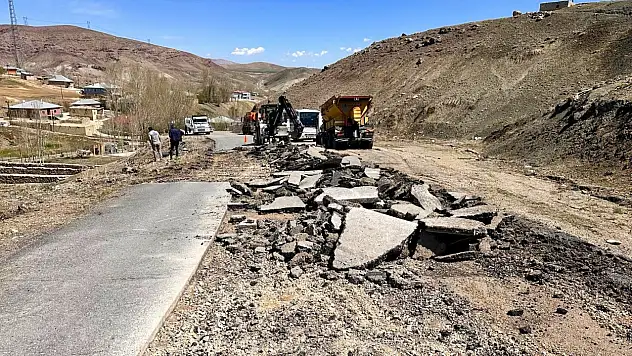 Van'da altyapı ve yol çalışmaları hız kesmeden sürüyor, kırsalda da faaliyetler devam ediyor