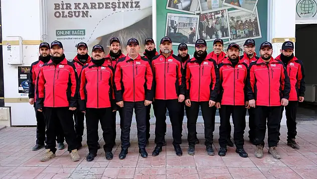 Van'da arama kurtarma ekibi sahaya iniyor