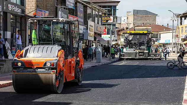 Van'da Asfalt Serim Çalışmaları Başladı