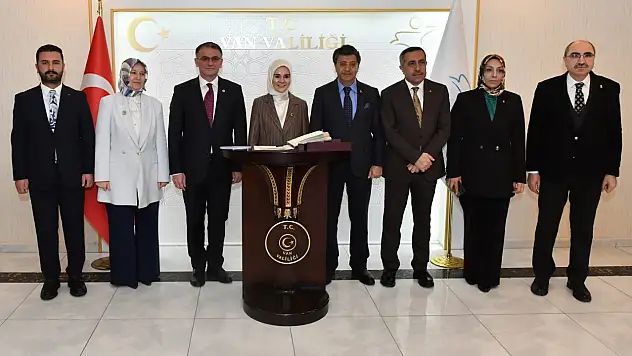Van'da bakan trafiği: Göktaş'tan yoğun program