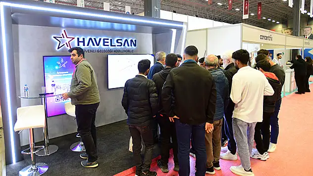 Van'da Doğu Anadolu Kariyer Fuarı'nda öğrenciler, iş dünyasıyla buluşuyor