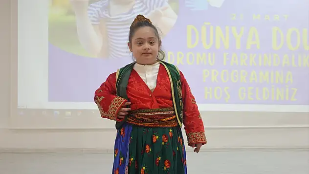 Van'da down sendromlu öğrencilerden renkli gösteri