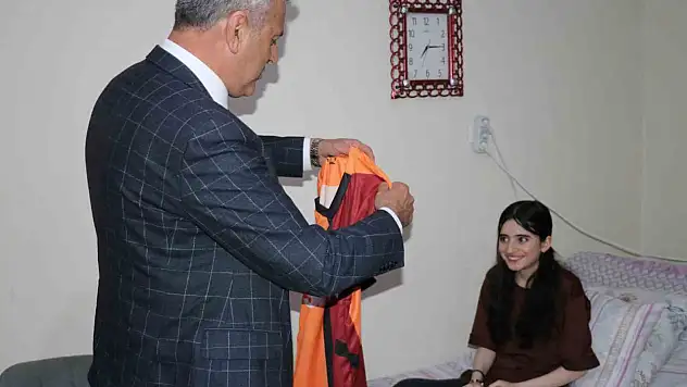 Van'da Galatasaraylı engelli kızın hayali gerçek oldu