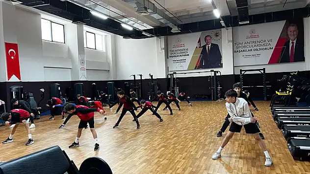 Van'da Geleceğin Yıldızları İçin Özel Fitness Antrenmanları Sürüyor
