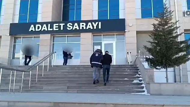 Van'da göçmen kaçakçılığı şebekesine operasyon: 6 gözaltı, 1 tutuklama