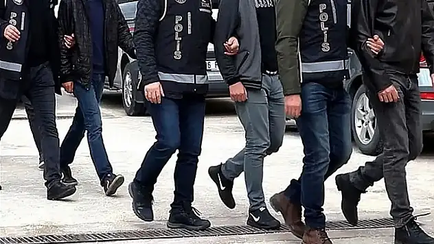 Van'da Jandarma İşlemlerinde 13 Kişi Tutuklandı, 40 Şahıs Yakalandı