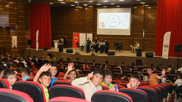 Van'da Kitap Okuma Yarışması Ödül Töreni Gerçekleşti