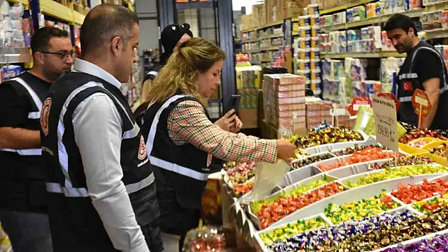 Van'da Kurban Bayramı Öncesi Marketlerde Sıkı Denetim Yapıldı